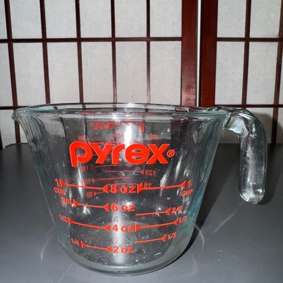 Pyrex 1 Cup Glass Measuring Cup Red Lettering Open Handle - Picture 2 of 11